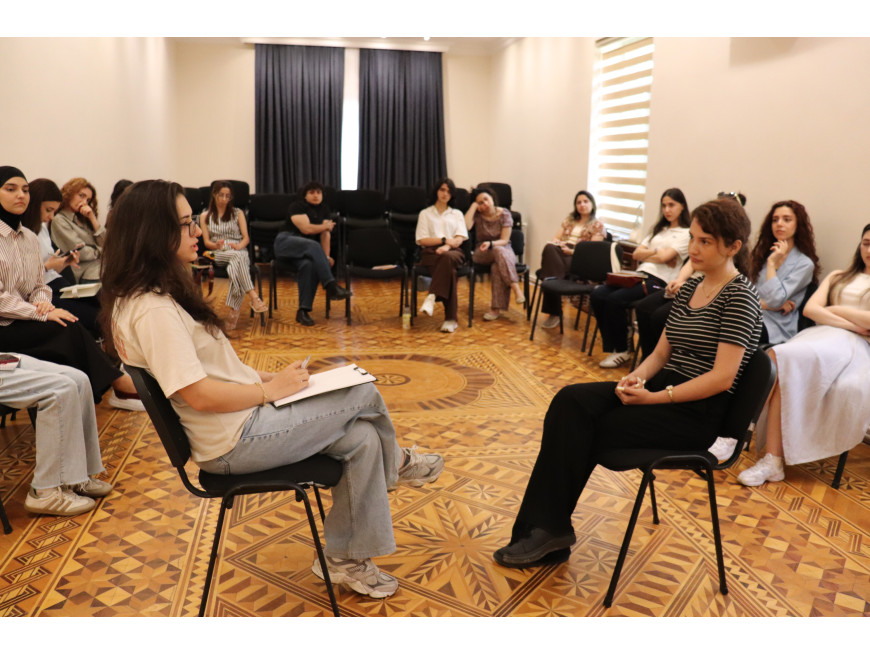 Humel Psixologiya Mərkəzinin Təcrübə (Staj) Proqramı çərçivəsində "Əhval-ruhiyyə Pozuntuları, Depressiya və Psixoterapiyası" mövzusunda praktik təlim keçirildi.